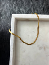 Load image into Gallery viewer, Herringbone Necklace