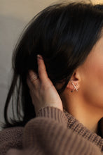 Load image into Gallery viewer, X earrings