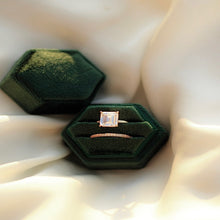 Load image into Gallery viewer, Emerald Luxe Ring